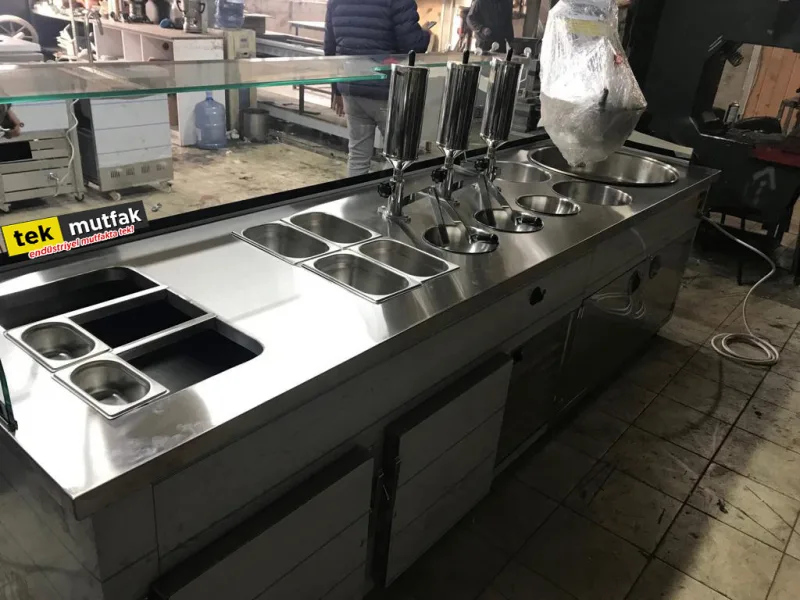 Çikolatalı Lokma Tezgahı - 2 Kapılı Tezgah Tip Buz Dolaplı Lokma Tezgahı