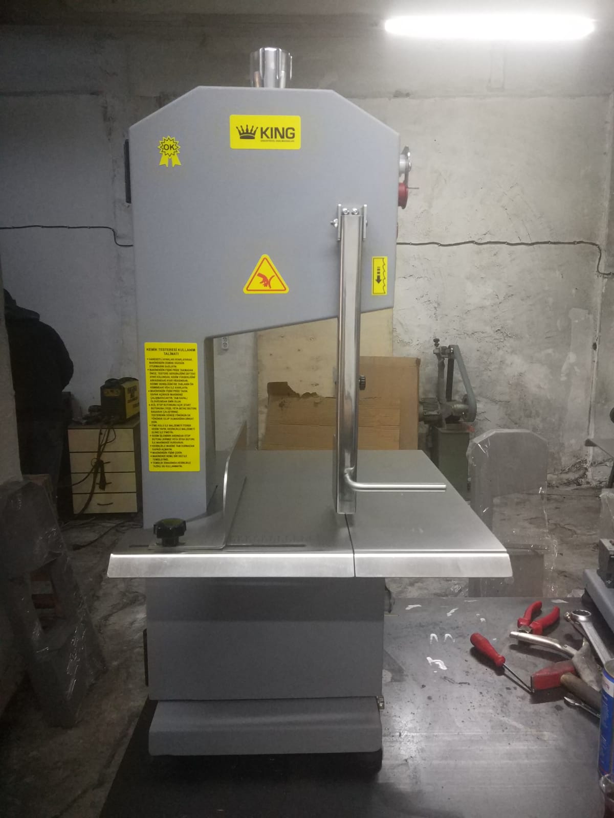 King Et Kemik Testeresi Statik Boyalı Gövde Trifaze 380 V 1.5 KW - 2 BEYGİR