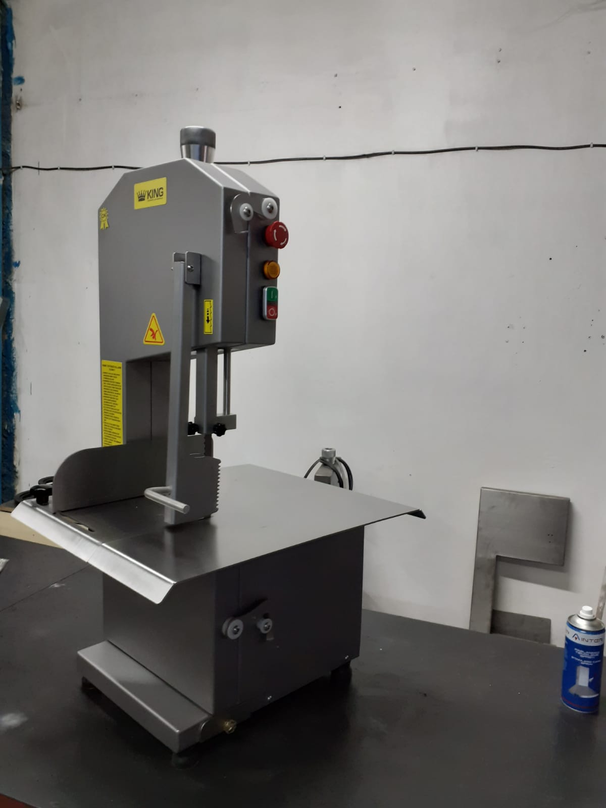 King Et Kemik Testeresi Statik Boyalı Gövde Trifaze 380 V 1.5 KW - 2 BEYGİR