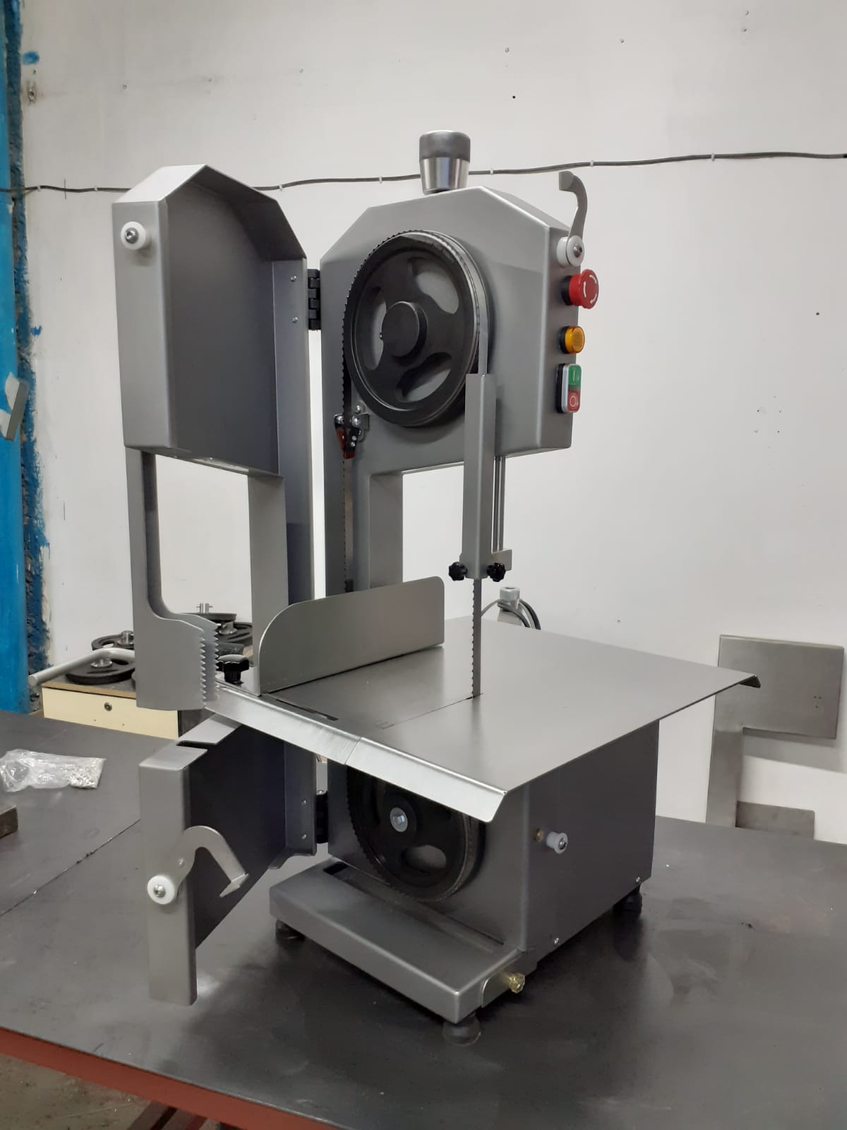 King Et Kemik Testeresi Statik Boyalı Gövde Trifaze 380 V 1.5 KW - 2 BEYGİR