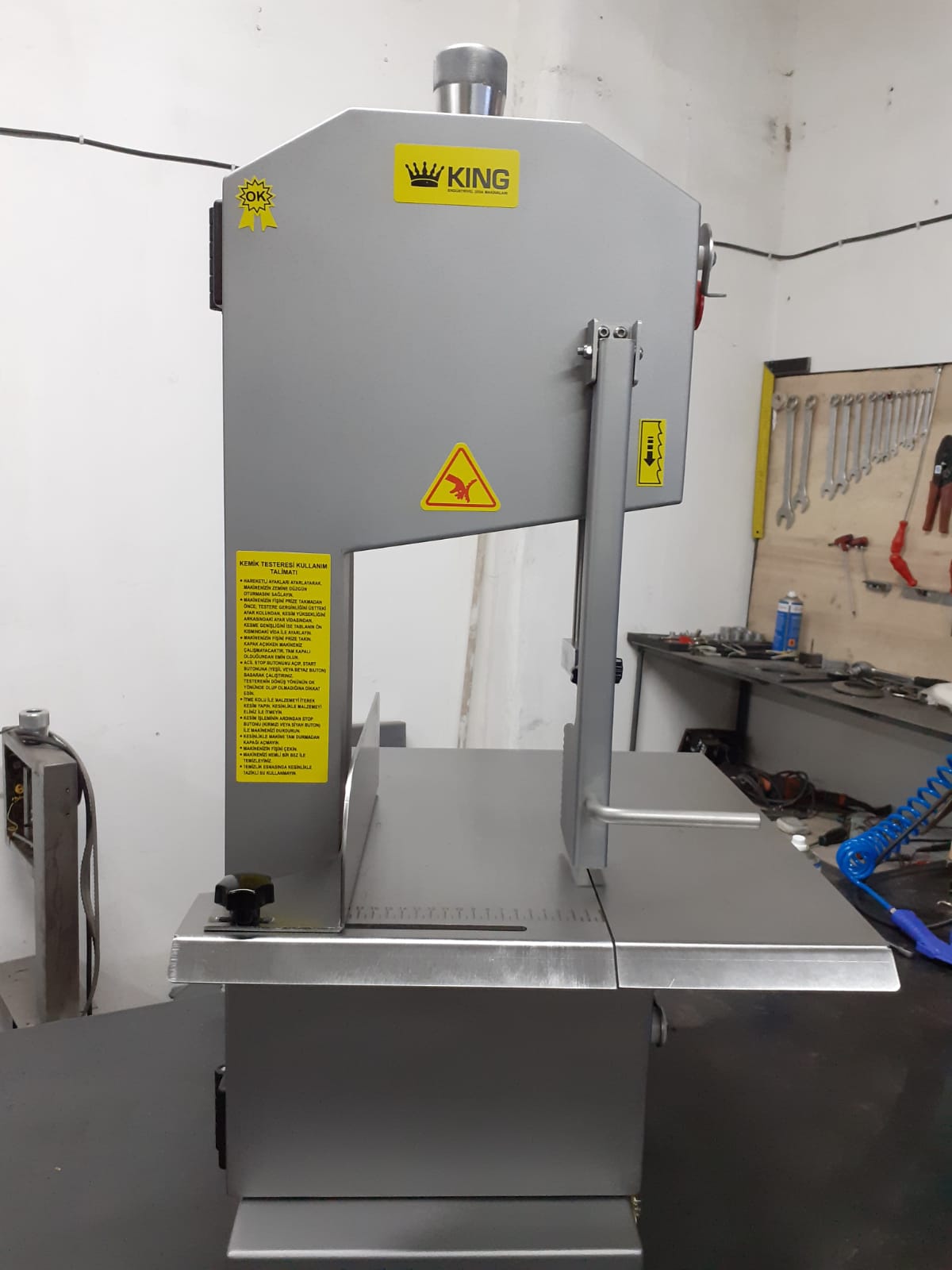 King Et Kemik Testeresi Statik Boyalı Gövde Trifaze 380 V 1.5 KW - 2 BEYGİR